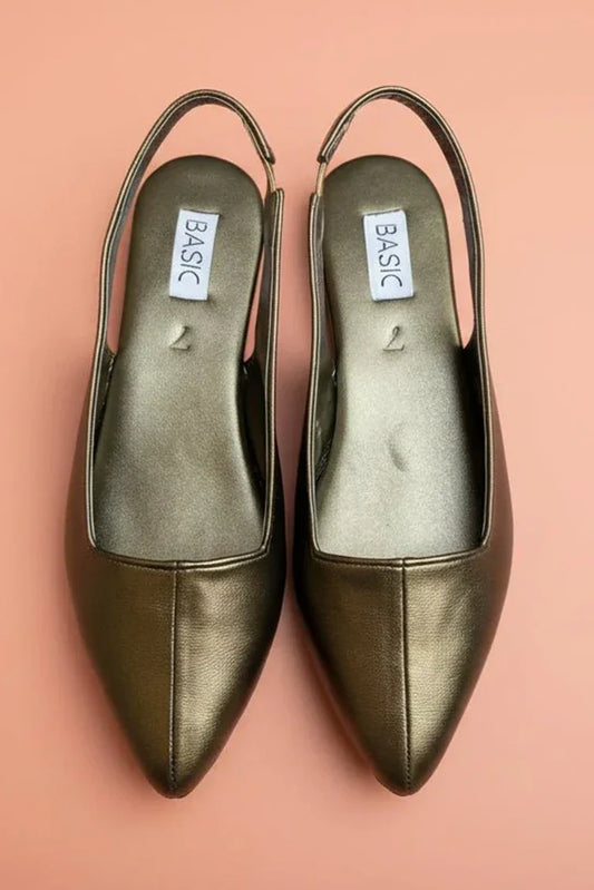 Chapter 13 - Sandals - Bare Point