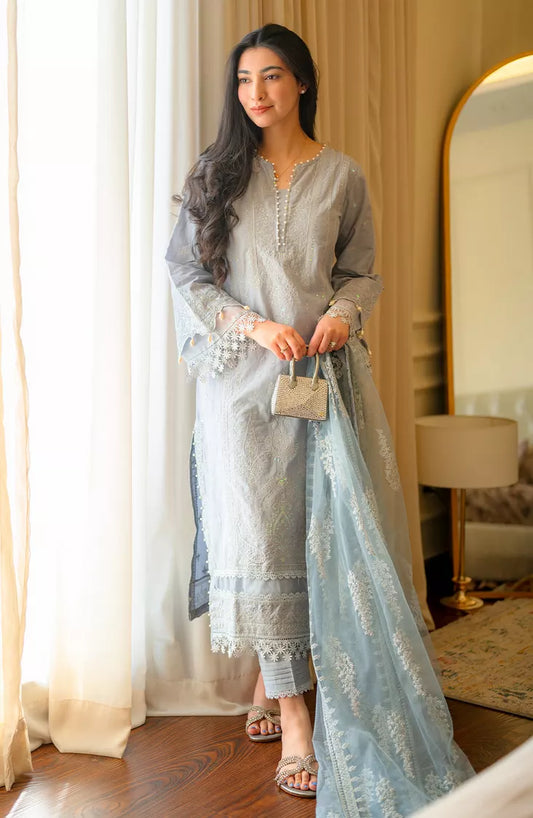 Fiona - Elysia Festive Lawn - Reindeer