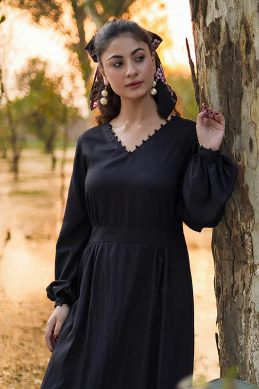 Hada - Threaded Tales - Ebony