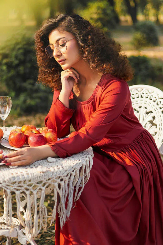 Hada - Threaded Tales - Crimson