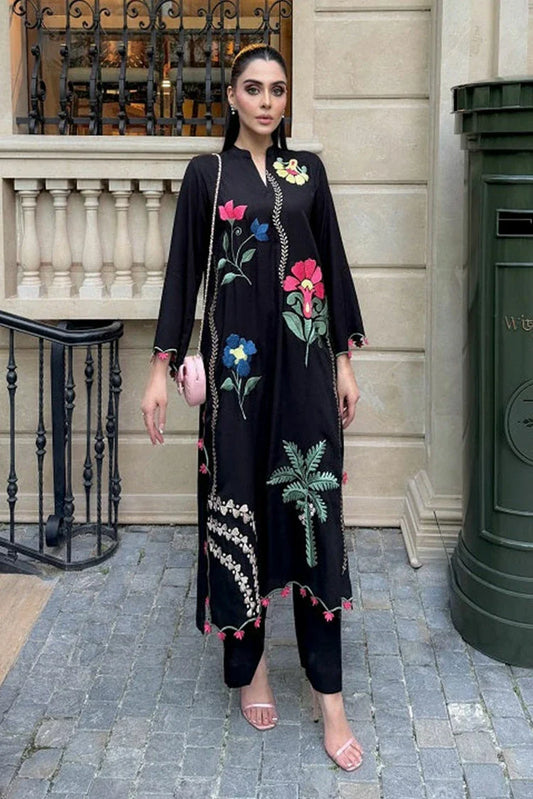 RJ'S Pret - Ebony Floral - Tapestry