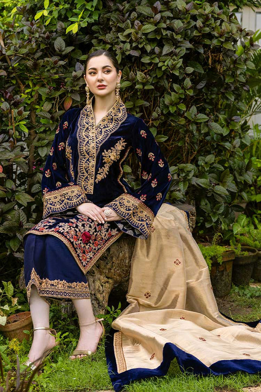 Picture of <!--aib-->Zainab Chottani - 03 Aashna Velvet Collection - Available at Raja Sahib