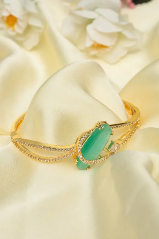 Zehnaz - Gold-Plated Green Gemstone Open Cuff Bracelet