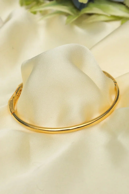 Zehnaz - Gold-Tone Textured Wavy Bangle Bracelet Stackable Modern Jewelry