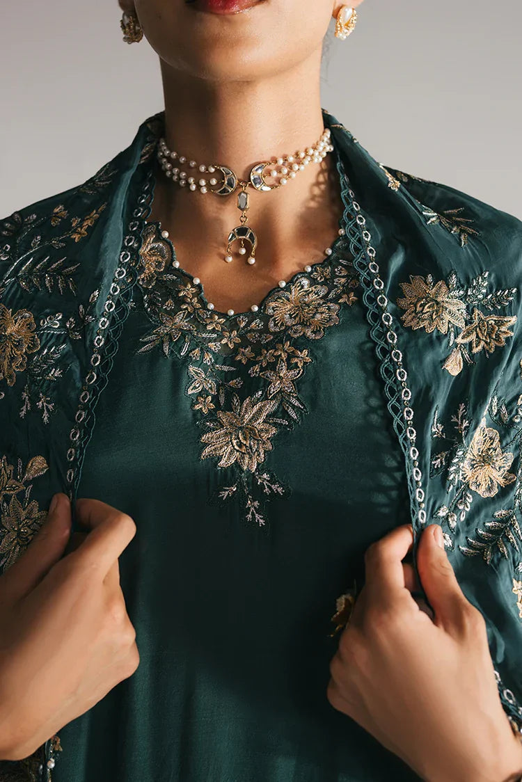 Picture of <!--p-->Cross Stitch - Luxe Atelier Vol 4 - Emerald Green - Available at Raja Sahib