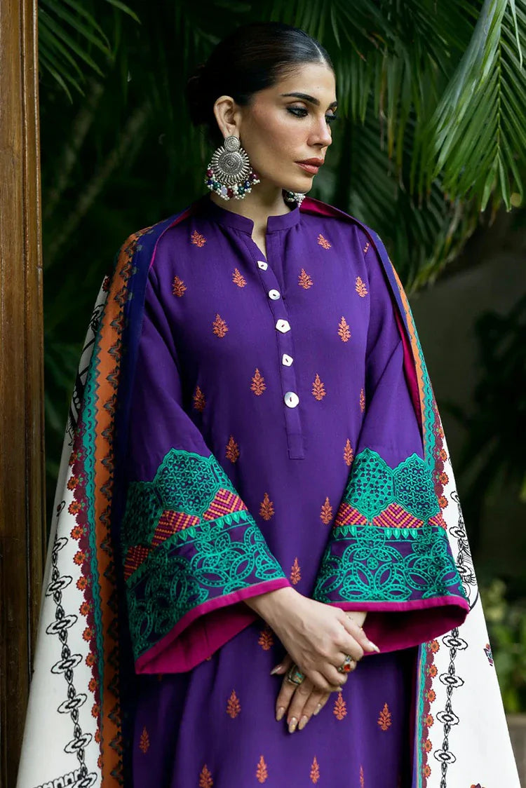 Picture of Zainab Chottani - Winter Shawl Collection - VANIZA-D9 - Unstitched - Available at Raja Sahib