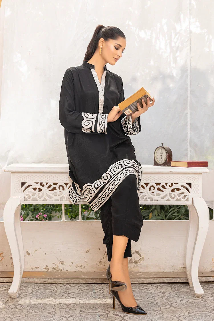 Picture of Anayra Amal - Tasalsul RTW Collection - 2 PC - Simt - Available at Raja Sahib