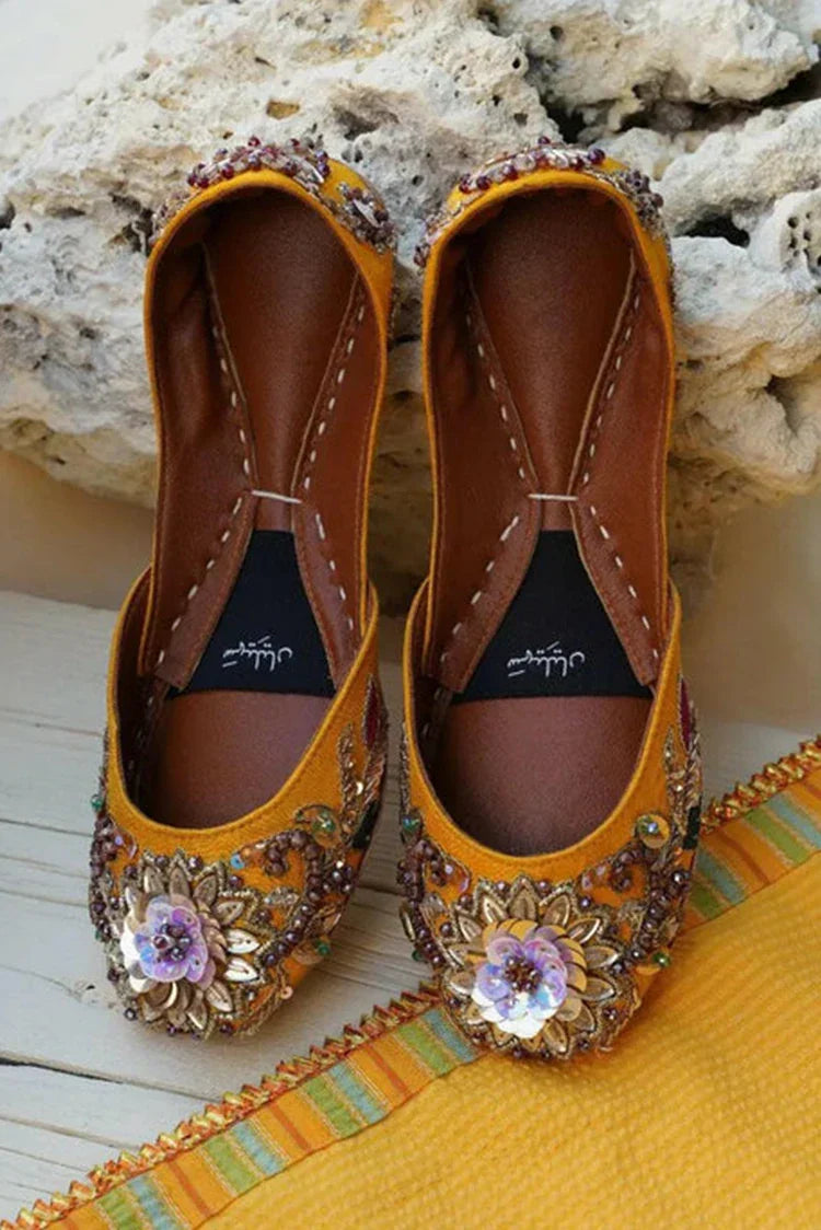 Picture of <!--bkp-->Saheliyan - Heer Collection - Abro Yellow - Available at Raja Sahib