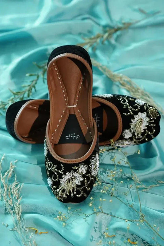 Picture of Saheliyan - Kikli Collection - Gulrukh - Available at Raja Sahib