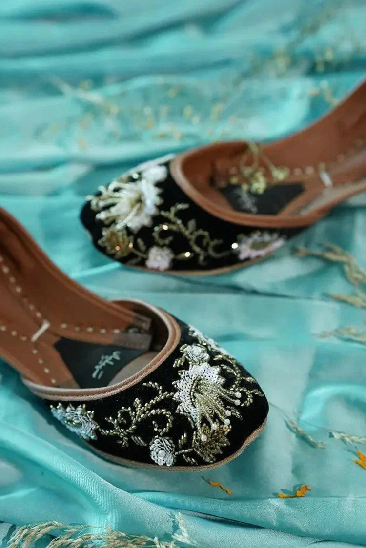 Picture of Saheliyan - Kikli Collection - Gulrukh - Available at Raja Sahib