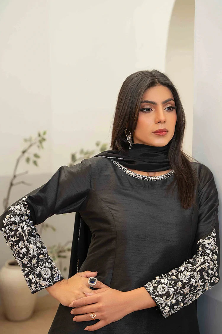 Picture of Hadia Batool - Louise Collection - Caroline - Available at Raja Sahib