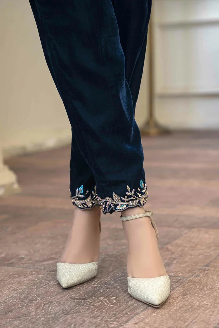 Picture of Hadia Batool - Parizad Collection - Minal - Available at Raja Sahib