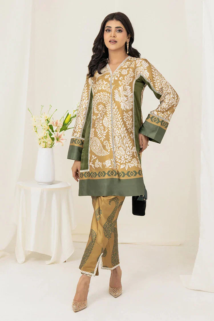 Picture of Zaib un Nisa - Lavender Luxe Pret - Dahlia - Available at Raja Sahib