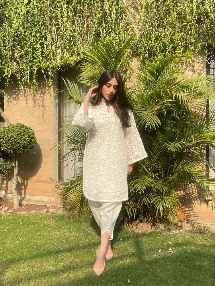 Picture of Manahils - Crochet Net With Tulip - Available at Raja Sahib