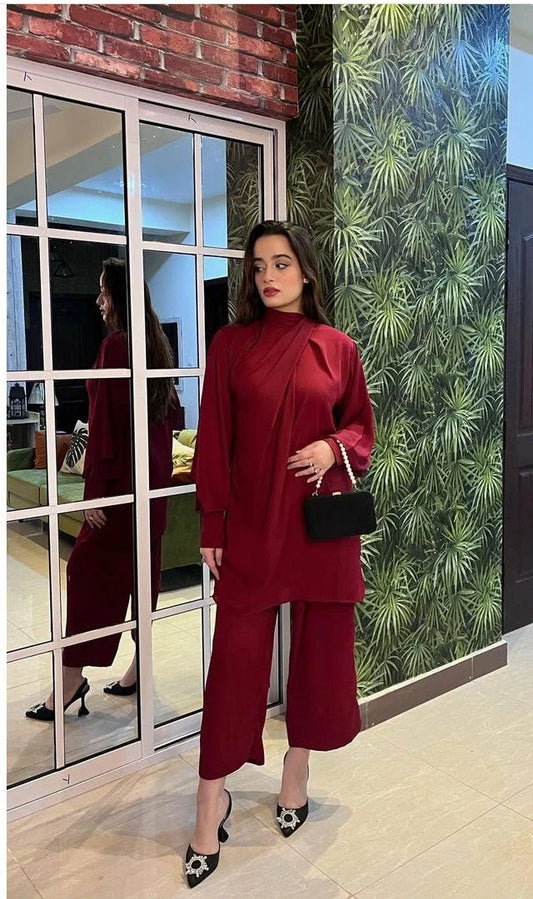 Picture of Manahils - Knot Set Red - Available at Raja Sahib