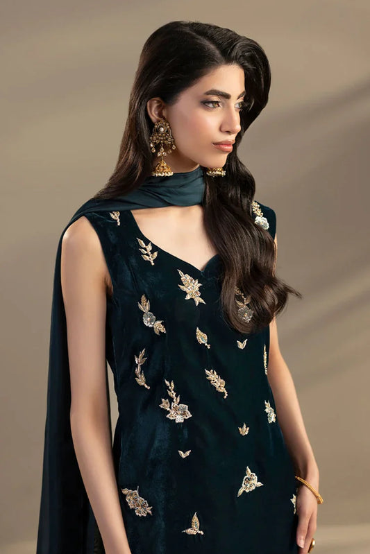 Mavie - Noir Luxury Velvets - Miren