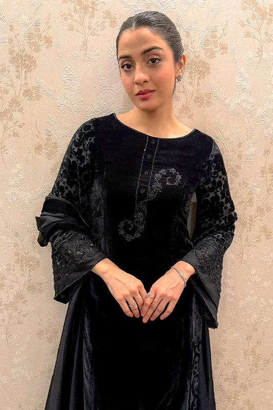 Mavie - Noir Luxury Velvets - Muse