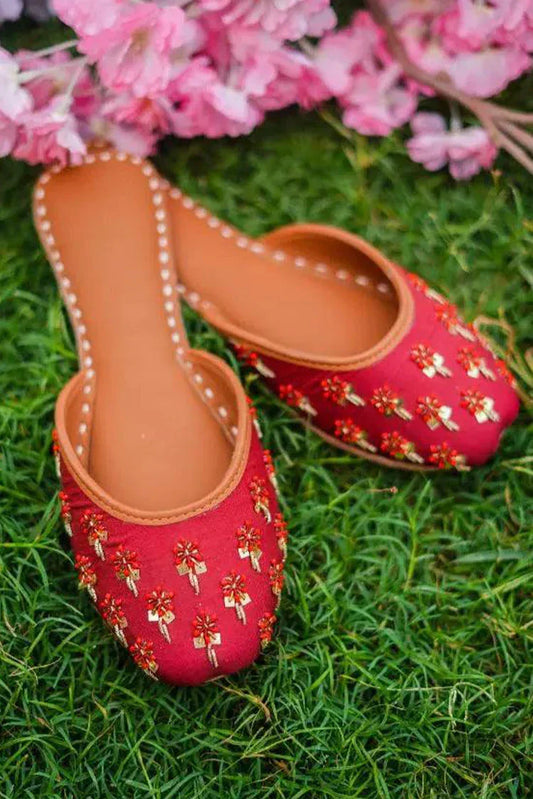 Picture of <!--cfb-->Saheliyan - Phool Collection - Matsya Red - Available at Raja Sahib