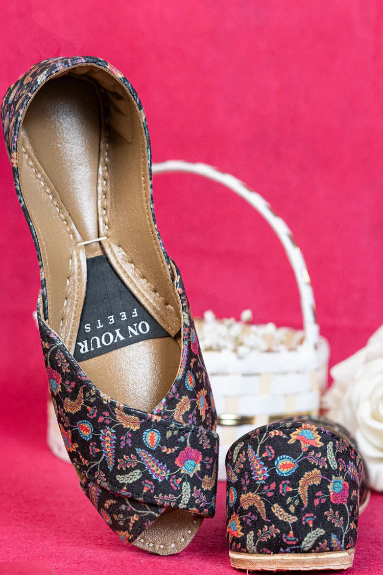 Picture of <!--bnn-->On Your Feets - Naubahar Collection - Vintage Charm - Available at Raja Sahib