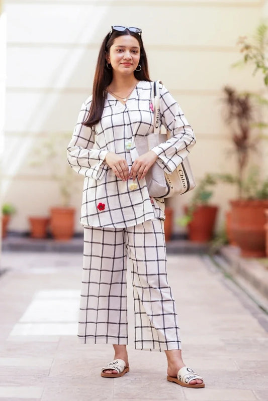 RJ'S Pret - Knotty & Nice - Flower Grid