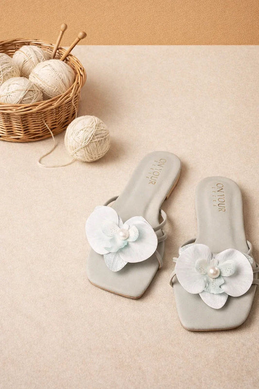 On Your Feets - Slider - Vanillie