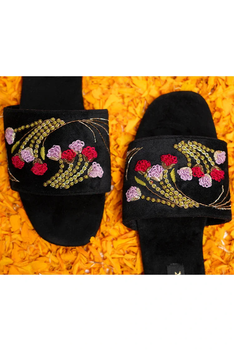 Picture of Viva Walk - Viva Women Flats - Paaye Zeenat - Available at Raja Sahib