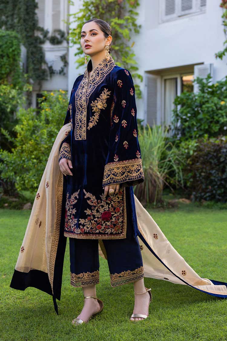 Picture of <!--aib-->Zainab Chottani - 03 Aashna Velvet Collection - Available at Raja Sahib
