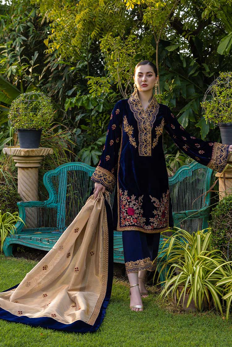 Picture of <!--aib-->Zainab Chottani - 03 Aashna Velvet Collection - Available at Raja Sahib