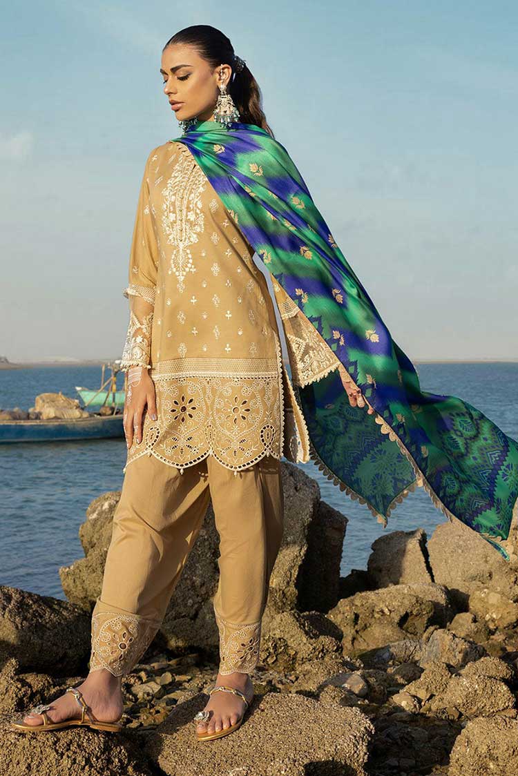 Picture of Zainab Chottani - 2B Deedag Luxury Chikankari Collection - Available at Raja Sahib