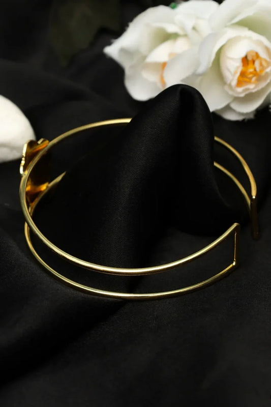 Zehnaz - Gold-Plated Heart Motif Open Cuff Bracelet Minimalist Jewelry