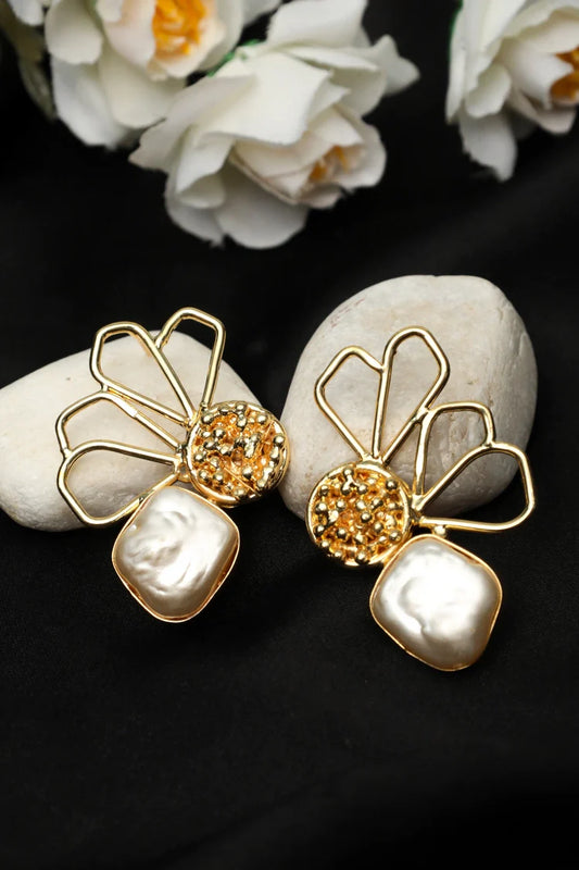 Zehnaz - Gold Plated Baroque Heart Stud Earrings