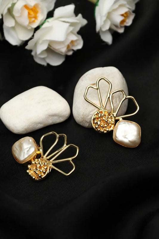 Zehnaz - Gold Plated Baroque Heart Stud Earrings