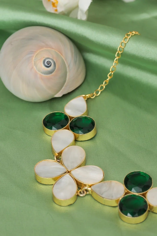 Zehnaz - Floral Gem Necklace Gold-Plated Mother-of-Pearl & Green Quartz Jewelry