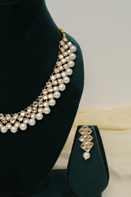 Zehnaz - Glimmery Kundan Choker Necklace Set with Pearl Fringe