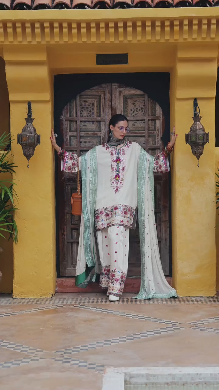 Mushq - Nuvera The Queen of Hearts - 08-Vivienne Rose - Unstitched