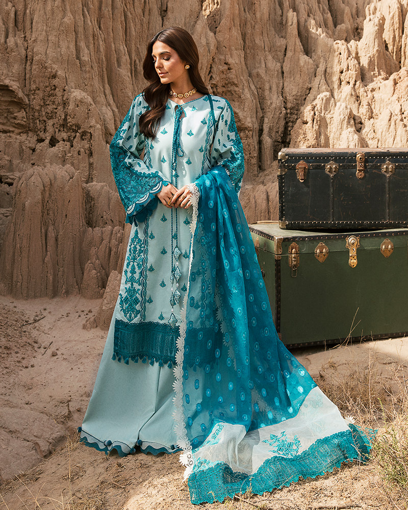 Picture of Maria Osama Khan Nasheman-05 Pariwash Premium Lawn Collection 2022 - Available at Raja Sahib