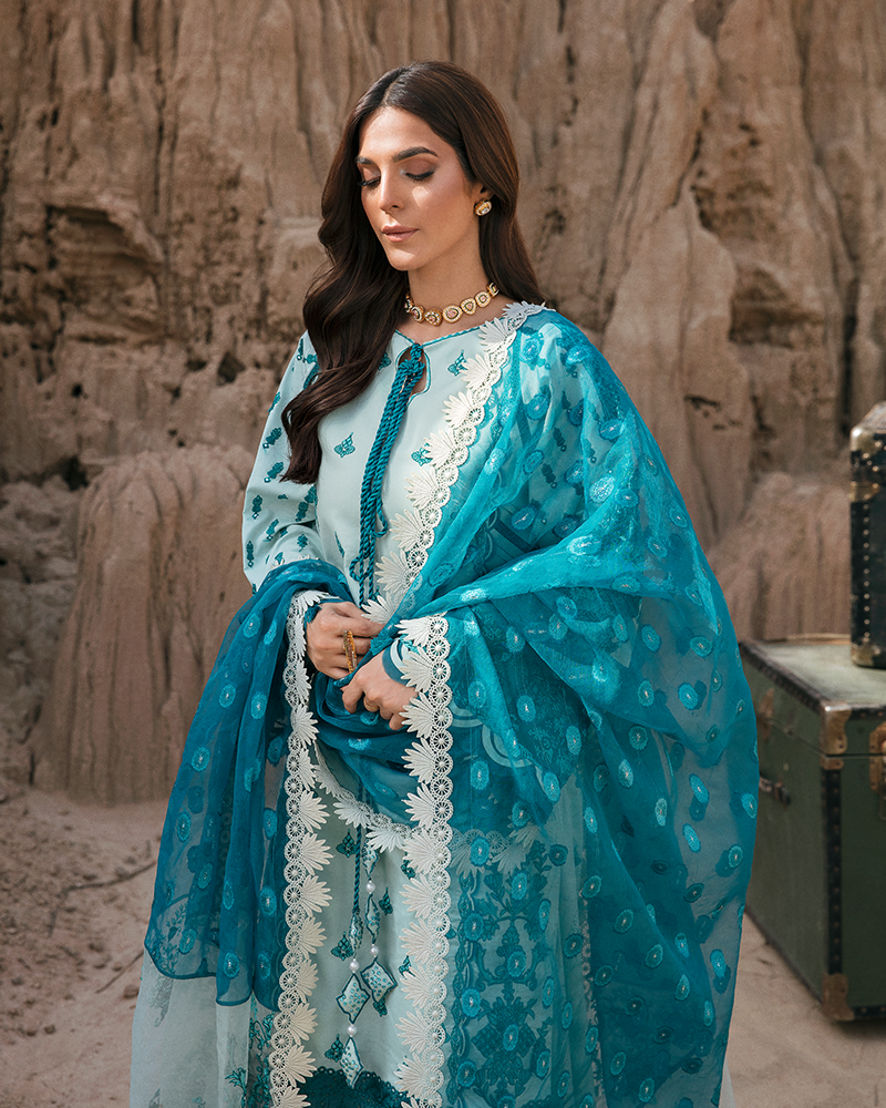 Picture of Maria Osama Khan Nasheman-05 Pariwash Premium Lawn Collection 2022 - Available at Raja Sahib