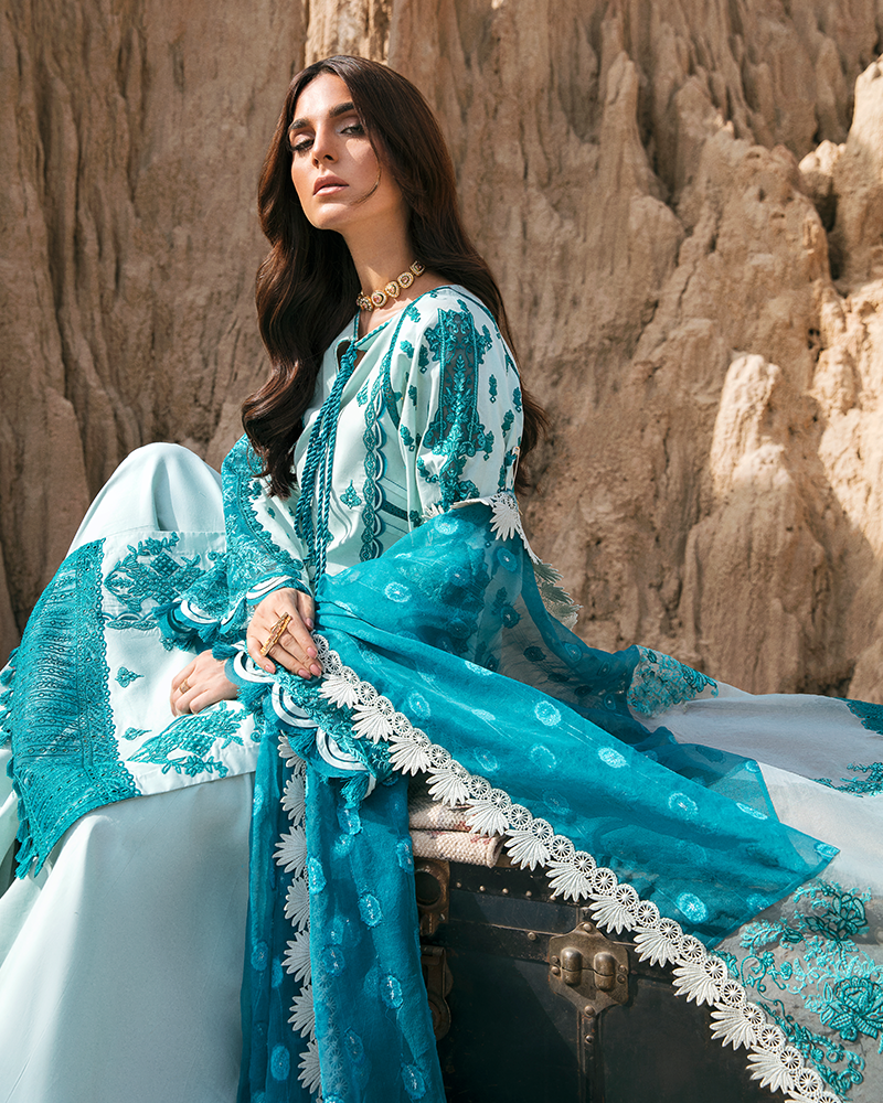 Picture of Maria Osama Khan Nasheman-05 Pariwash Premium Lawn Collection 2022 - Available at Raja Sahib