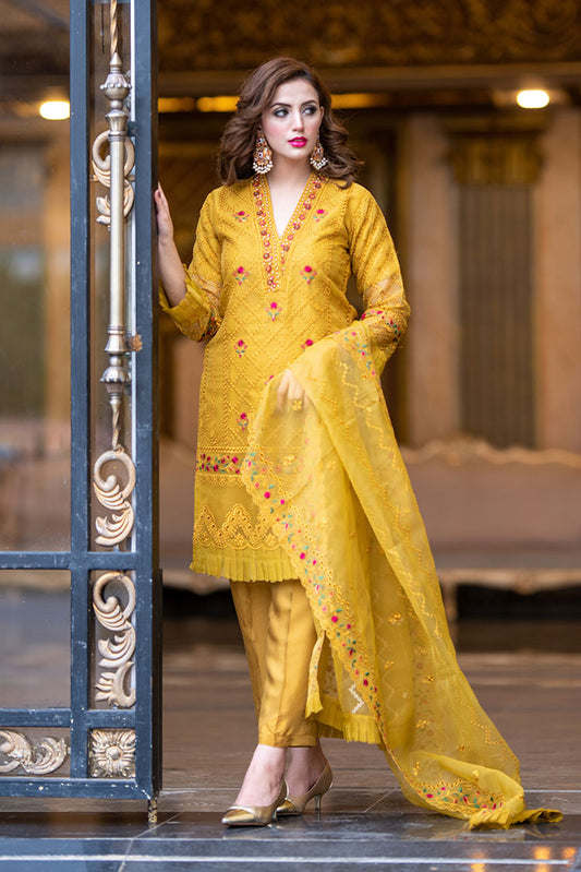 Picture of Maryam Malik - Eleganza Luxury Pret - Edge - Available at Raja Sahib