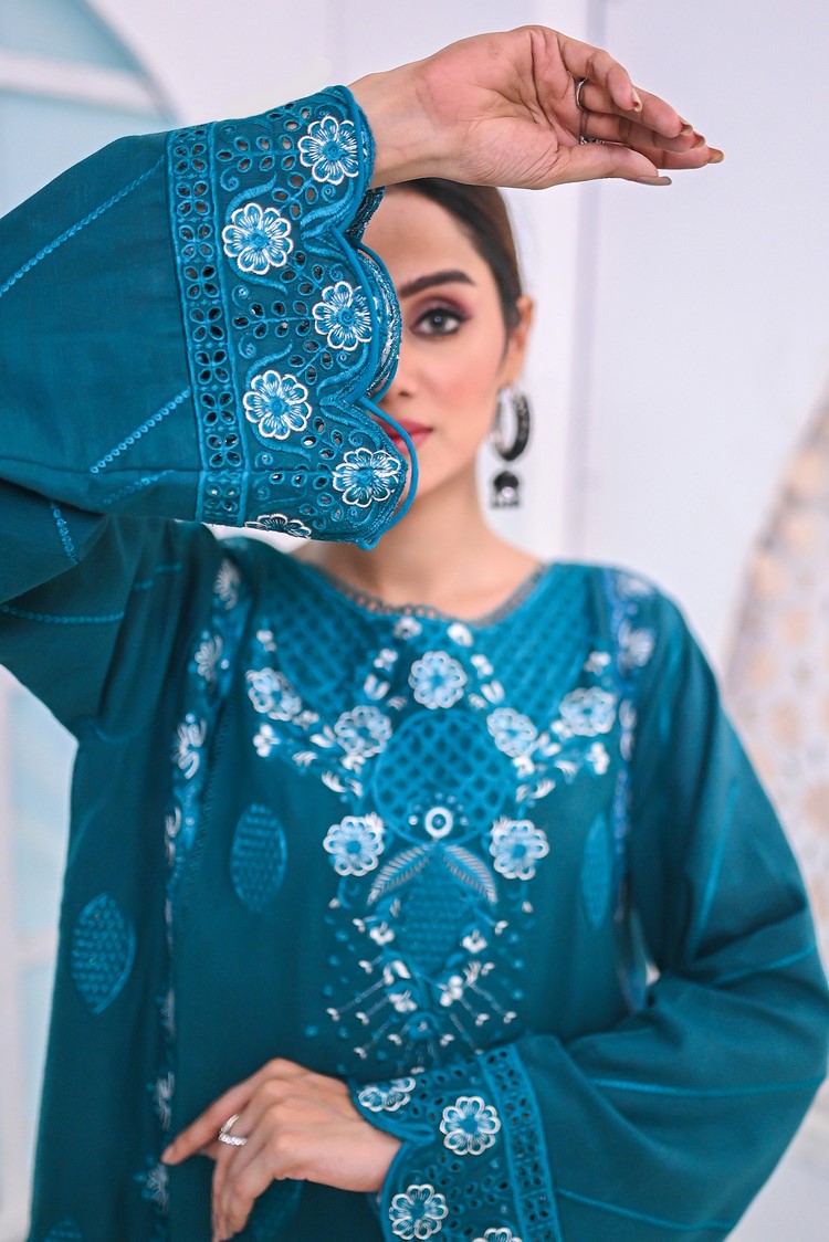 Picture of Ethereal - Euphoria Winter Edit '23 - Inayaah - Available at Raja Sahib