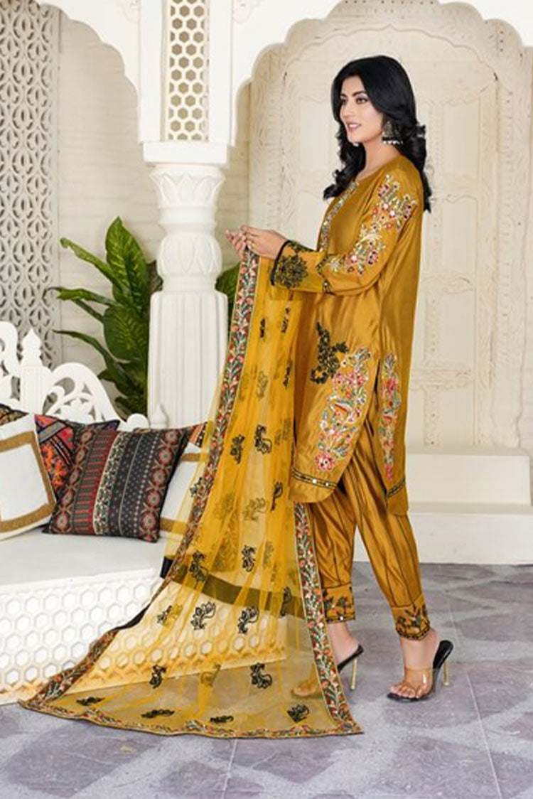 Picture of Ayat - Laila Luxury Pret Collection - Kesar - Available at Raja Sahib