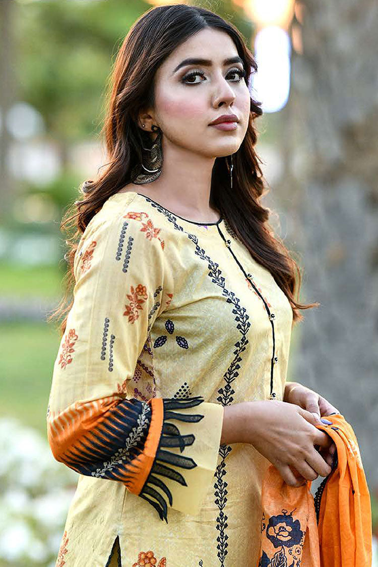 Picture of Maryam Malik - Rungreza Premium Lawn Collection - MMR-PL02 - Available at Raja Sahib