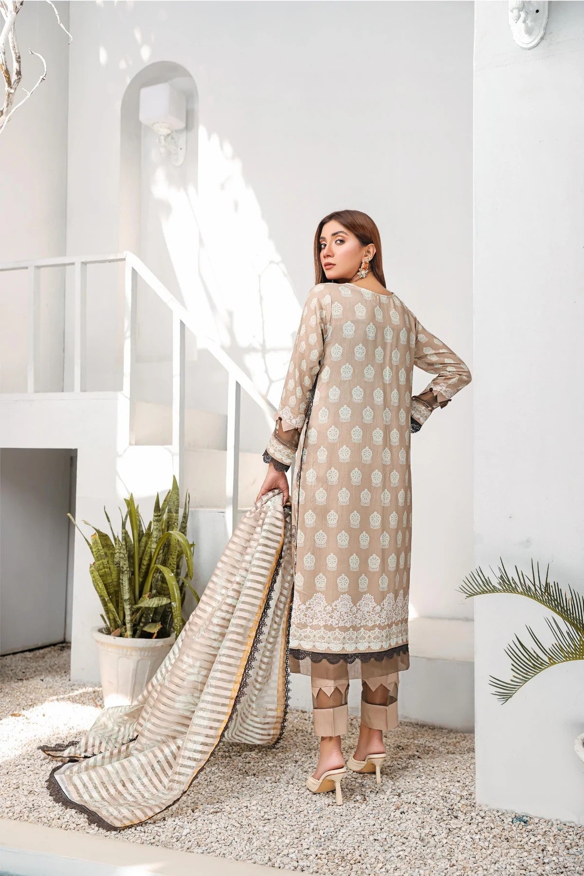 Picture of Lala - Habibi 020 Kesa Embroidered Print Viscose Collection - Available at Raja Sahib