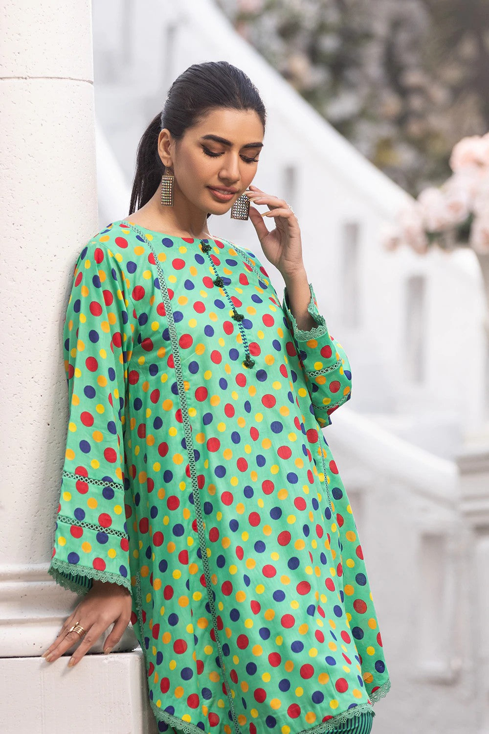 Simple lawn dress clearance design