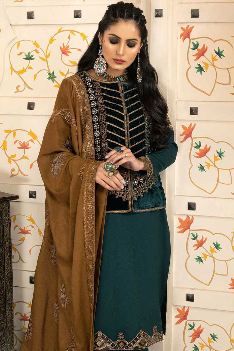 Picture of Anamta - 04 Emerald Metallic Dans Le Imperial Winter Shawl Series Vol 3 2022 - Available at Raja Sahib