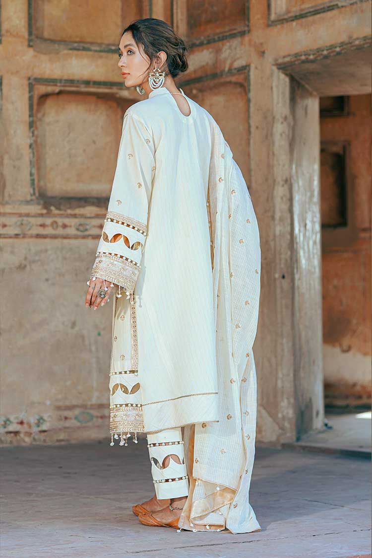 Picture of Aayra - D 03 Timid White Bahar e Nau Luxury Eid Lawn Collection - Available at Raja Sahib