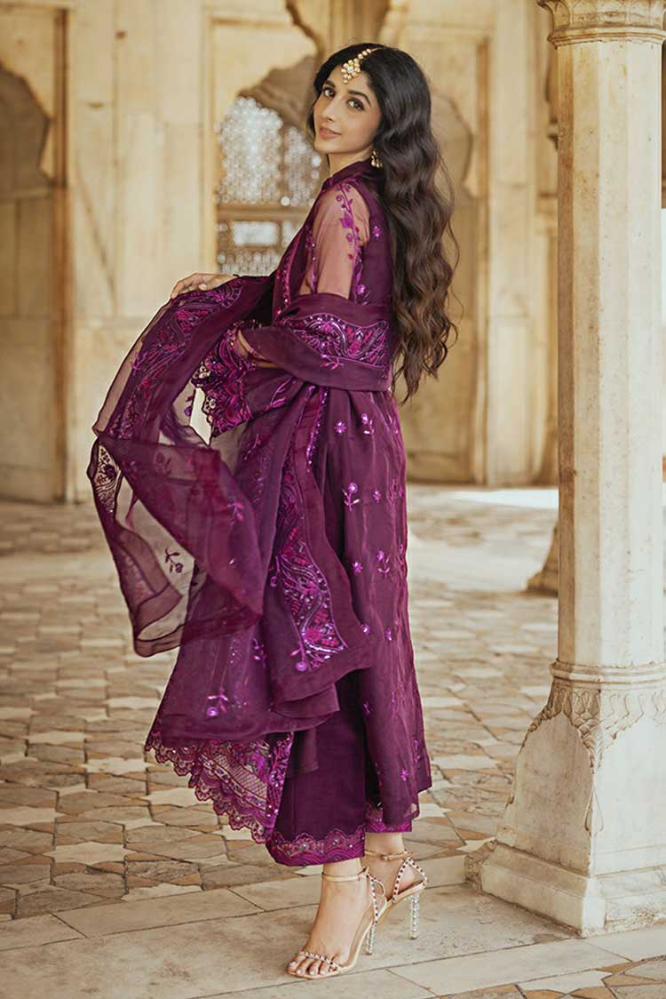 Picture of Zainab Chottani - 10 Mah’Bano Tahra Luxury Festive Collection - Available at Raja Sahib