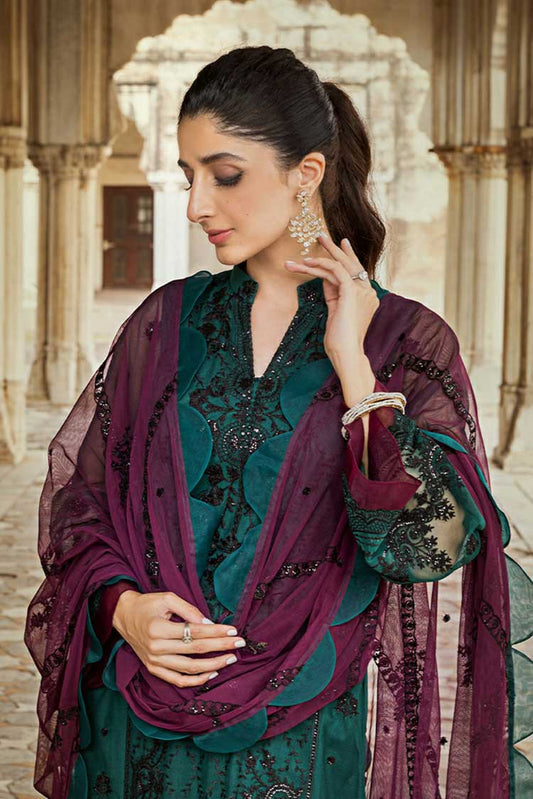 Picture of Zainab Chottani - 06 Saanjh Tahra Luxury Festive Collection - Available at Raja Sahib