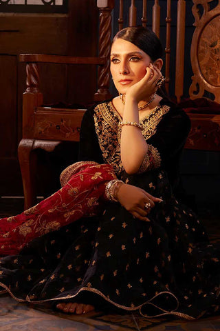 Picture of Zainab Chottani - 02 Mehr Mah Luxury Velvet Collection - Available at Raja Sahib